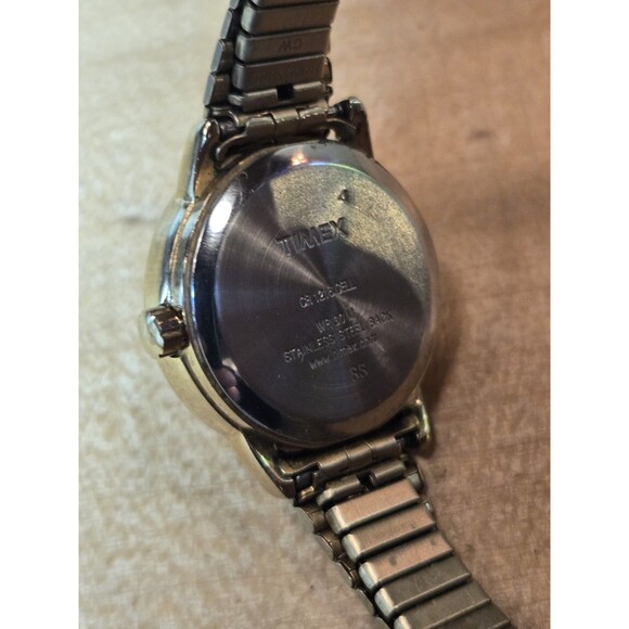 Timex Indiglo Ladies' Watch 25mm Gold Tone. Expansion Band. New Battery. - Picture 7 of 8